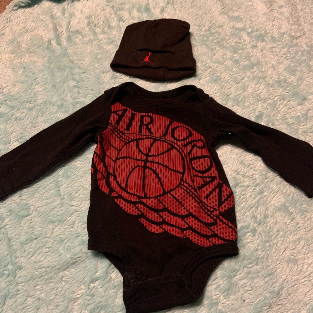 Boys Air Jordan & Nike clothes (4 items)